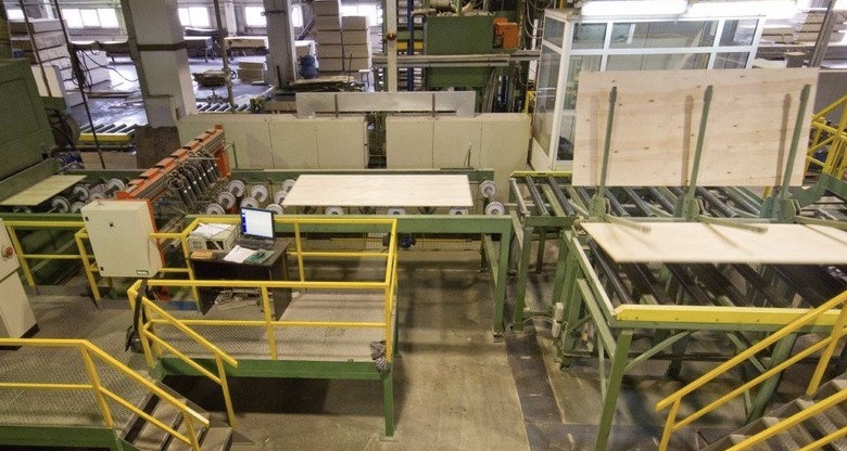 Плоча за намештај од шперплоче